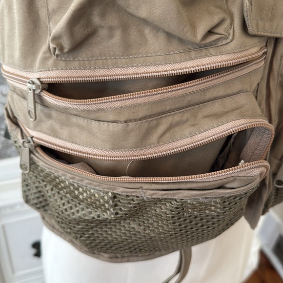 Orvis Made in USA Sporting Vest - Picture 6 of 13